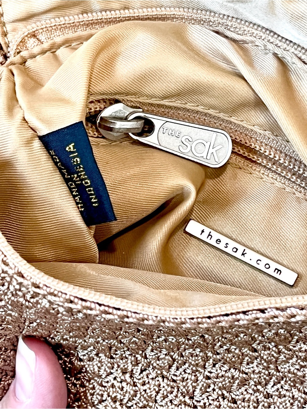 The Sak Vintage Crochet Flap Crossbody Bag Metallic Gold - Picture 5 of 5